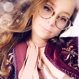 Meet your Posher, Natasha